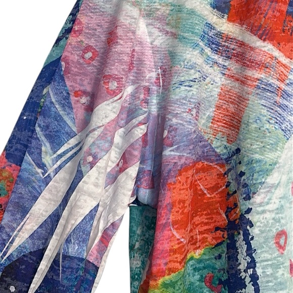 Jess & Jane Size XL Artsy Multi-colored V-neck Top - Picture 3 of 10